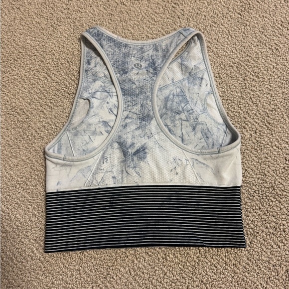 LULULEMON SIZE 4 EBB TO TRAIN BRA - Picture 2 of 5